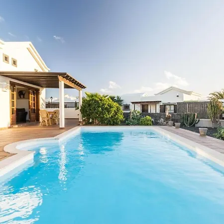 Tania - Independiente Con Piscina Privada