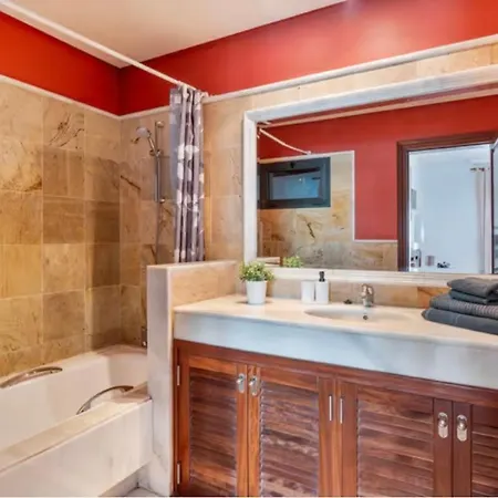 Tania - Independiente Con Piscina Privada Playa Blanca