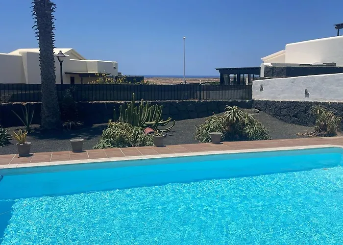 Tania - Independiente Con Piscina Privada