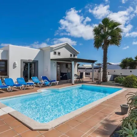 Tania - Independiente Con Piscina Privada